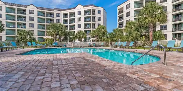 8000 Palmetto Dr
