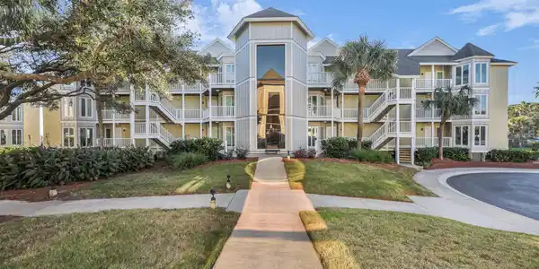 9000 Palmetto Drive
