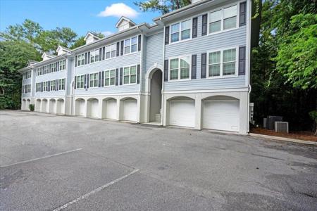 60 Fenwick Hall Allee