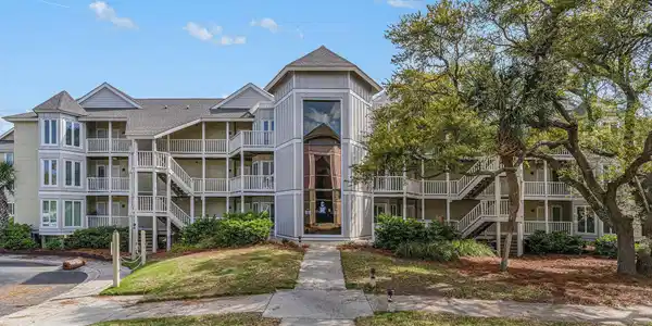 9000 Palmetto Drive