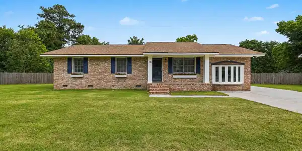 18 Ophir Drive