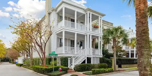 83 Latitude Lane