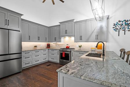 1094 Honeysuckle Lane