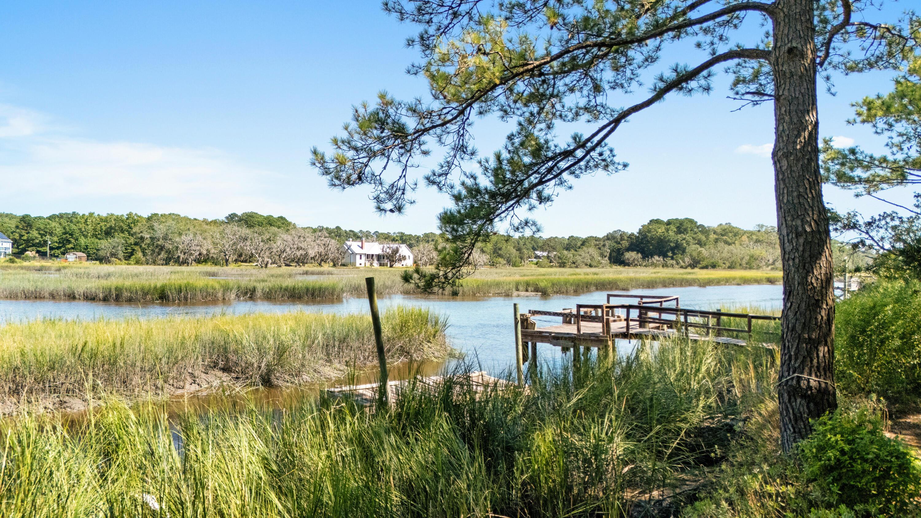 Image 4: 7299 Commodore Rd