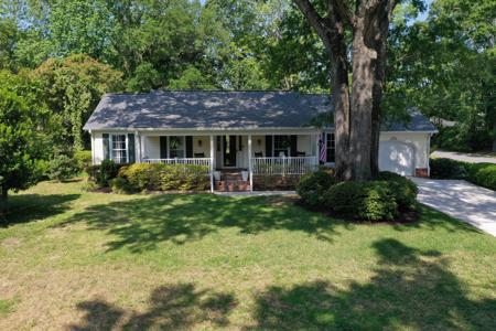 1490 Kentwood Circle