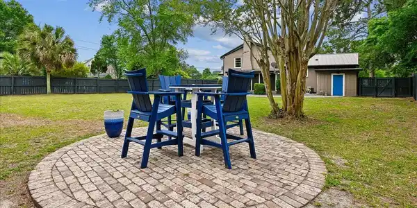 Image 4: 05-Backyard