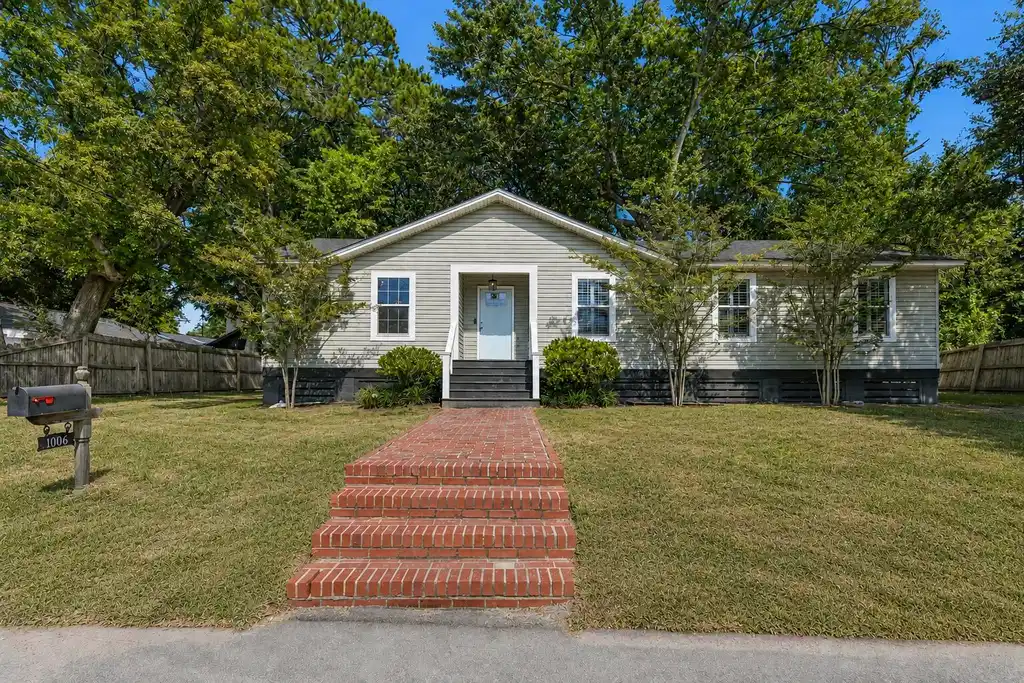 Image 1: Fiall Front