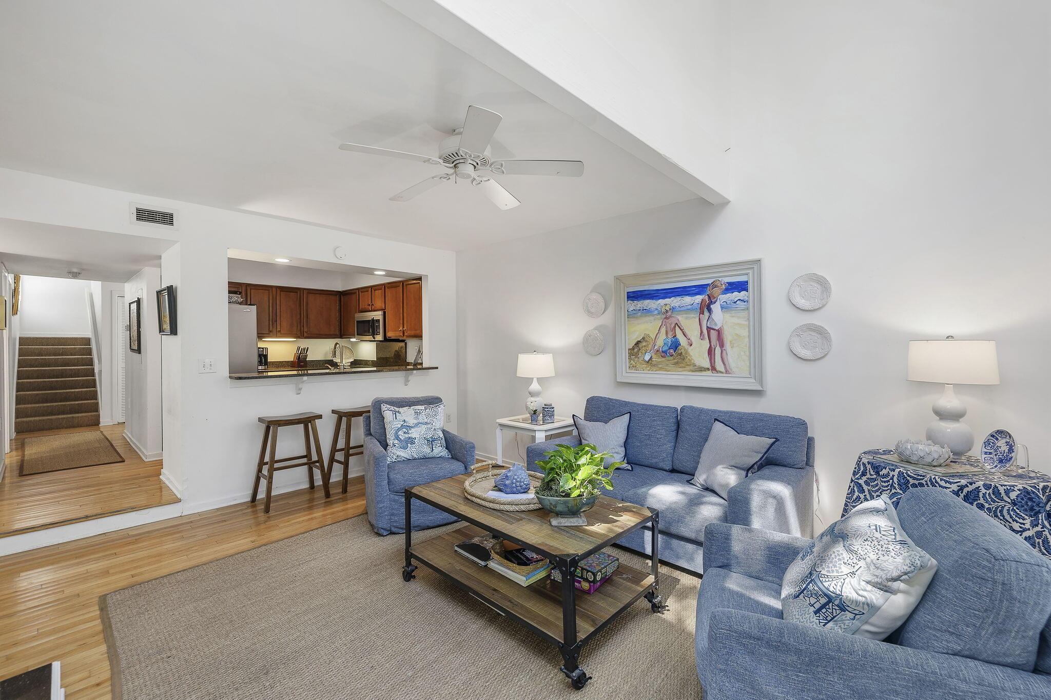 Image 3: 6-web-or-mls-_4374 Sea Forest Dr-24