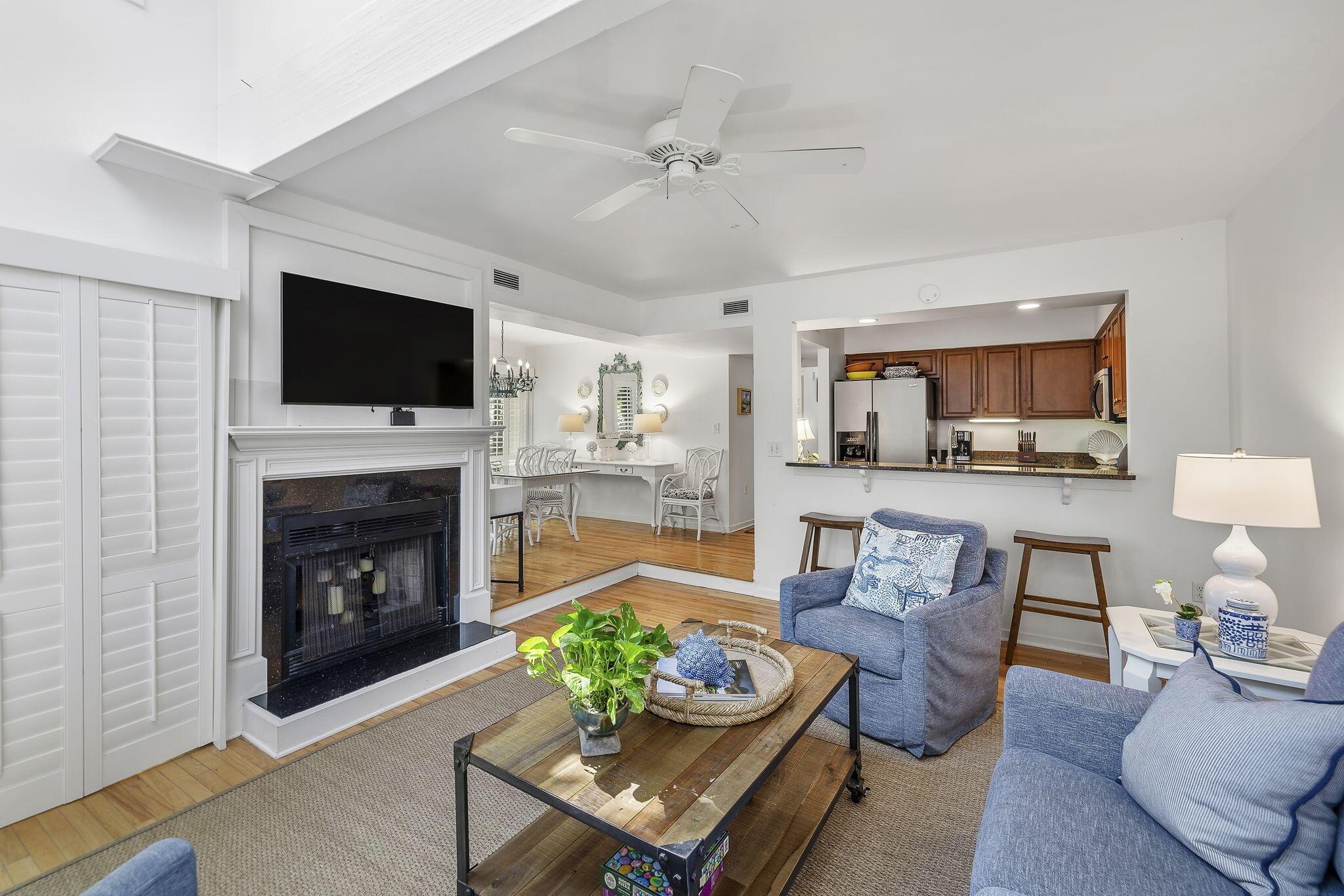 Image 4: 5-web-or-mls-_4374 Sea Forest Dr-3