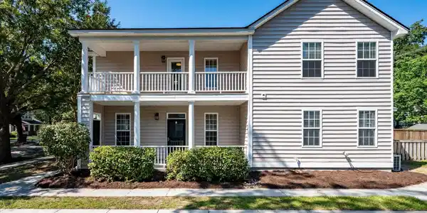Image 2: Charleston Single