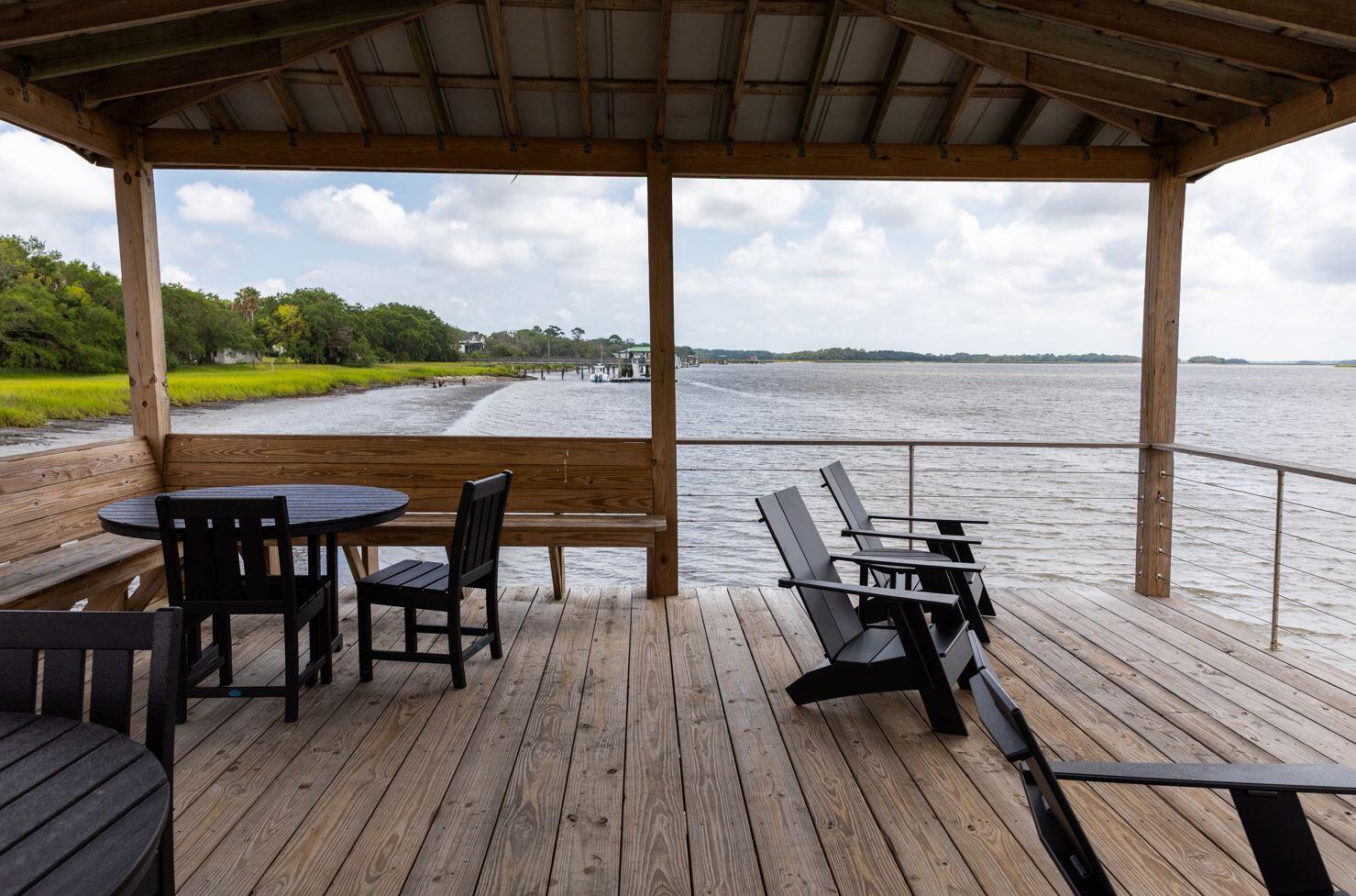 Image 3: riverbend community dock 2