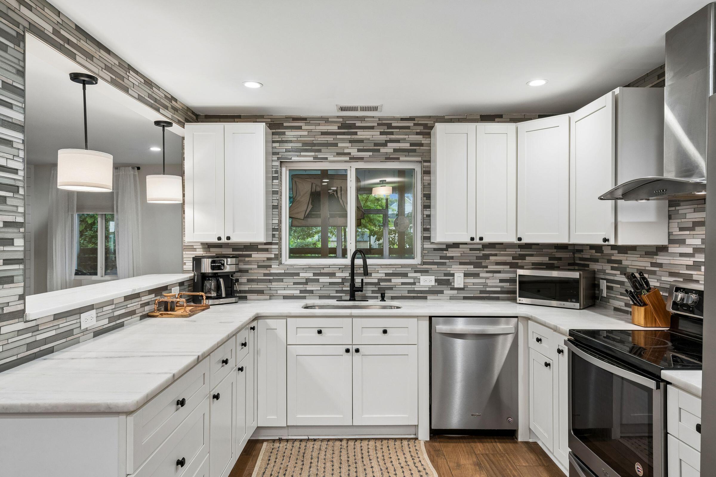 Image 2: Kitchen