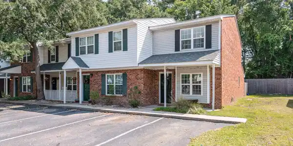 1527 Nantahala Boulevard