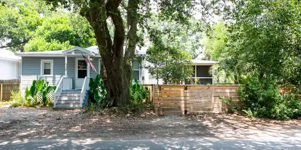 116 Hudson Avenue