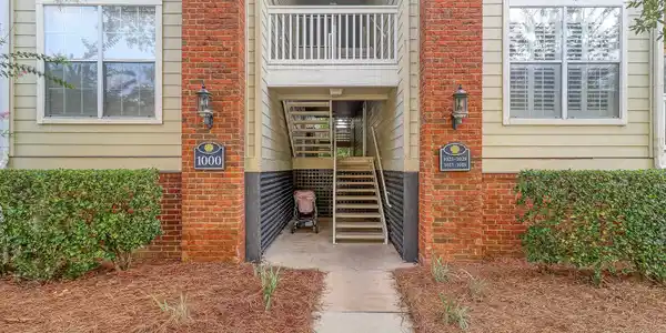 1600 Long Grove Drive
