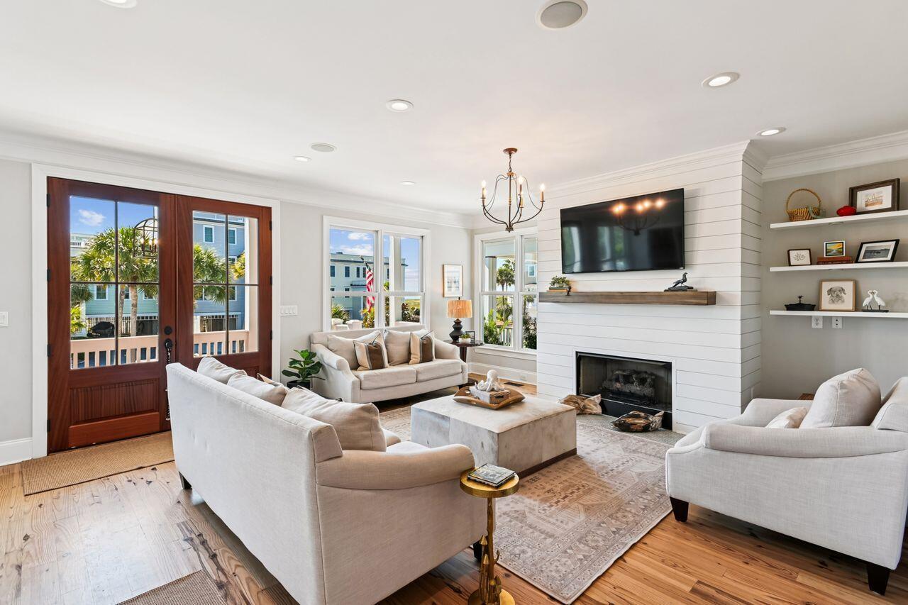 Image 3: interiors-living_room-dsc1808