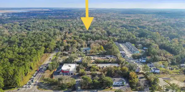 1852 River Road