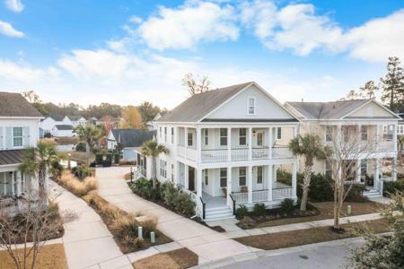 1593 Bowsprit Court