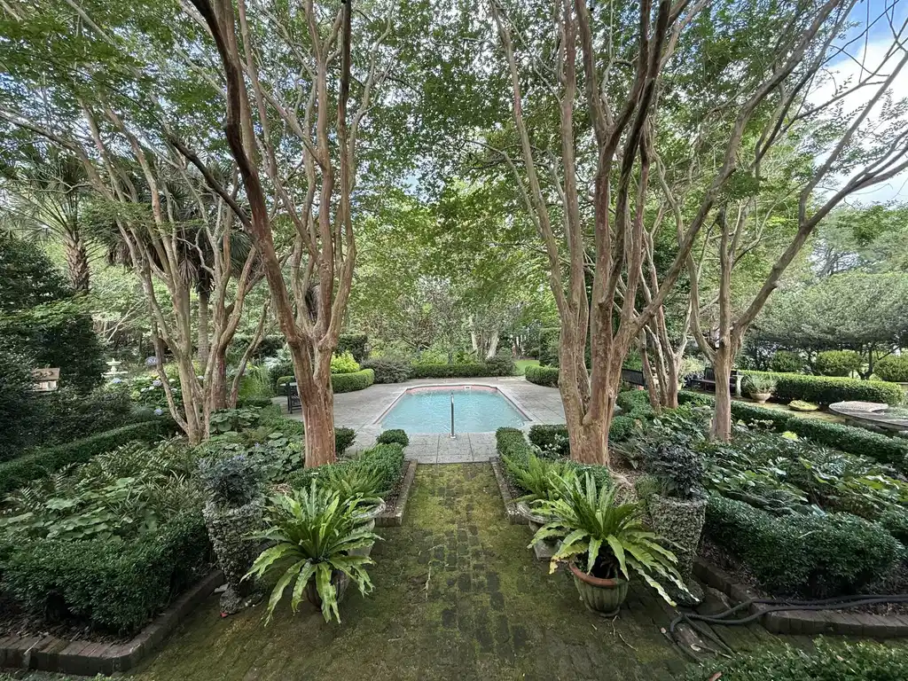 Image 1: Garden and pool
