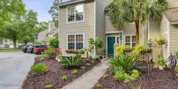 1069 Planters Place