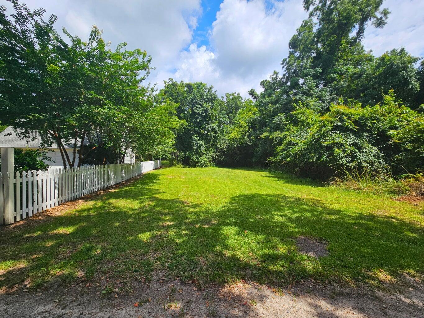 Image 1: 310 Drayton St - .13 acre Lot from stree