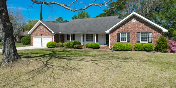 1361 E Vagabond Lane, Mount Pleasant SC 29464