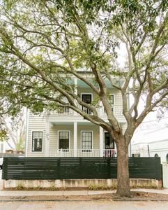 22 1/2 Mary Street