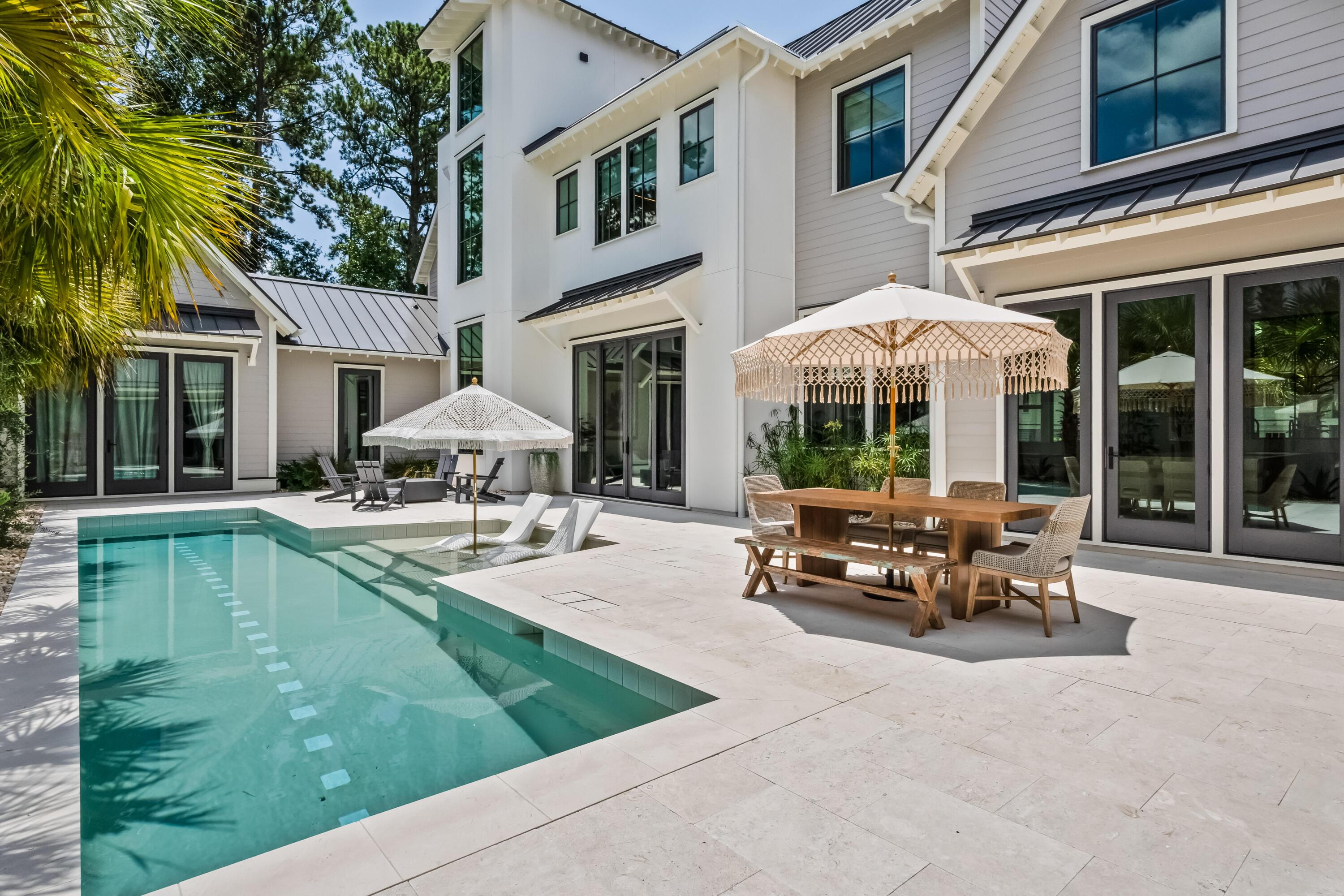 Image 3: Pool