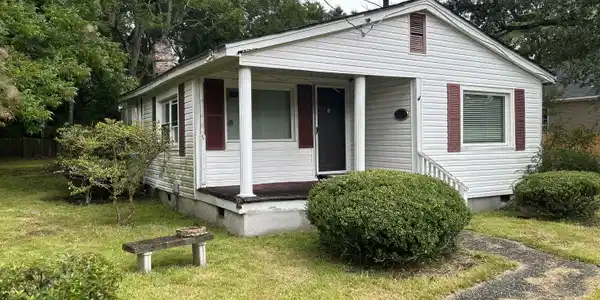 1032 Greenhill Road