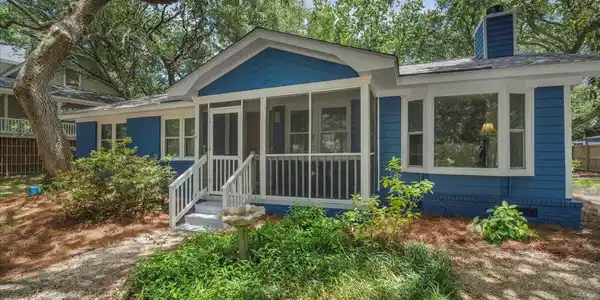 10 Chapman Avenue