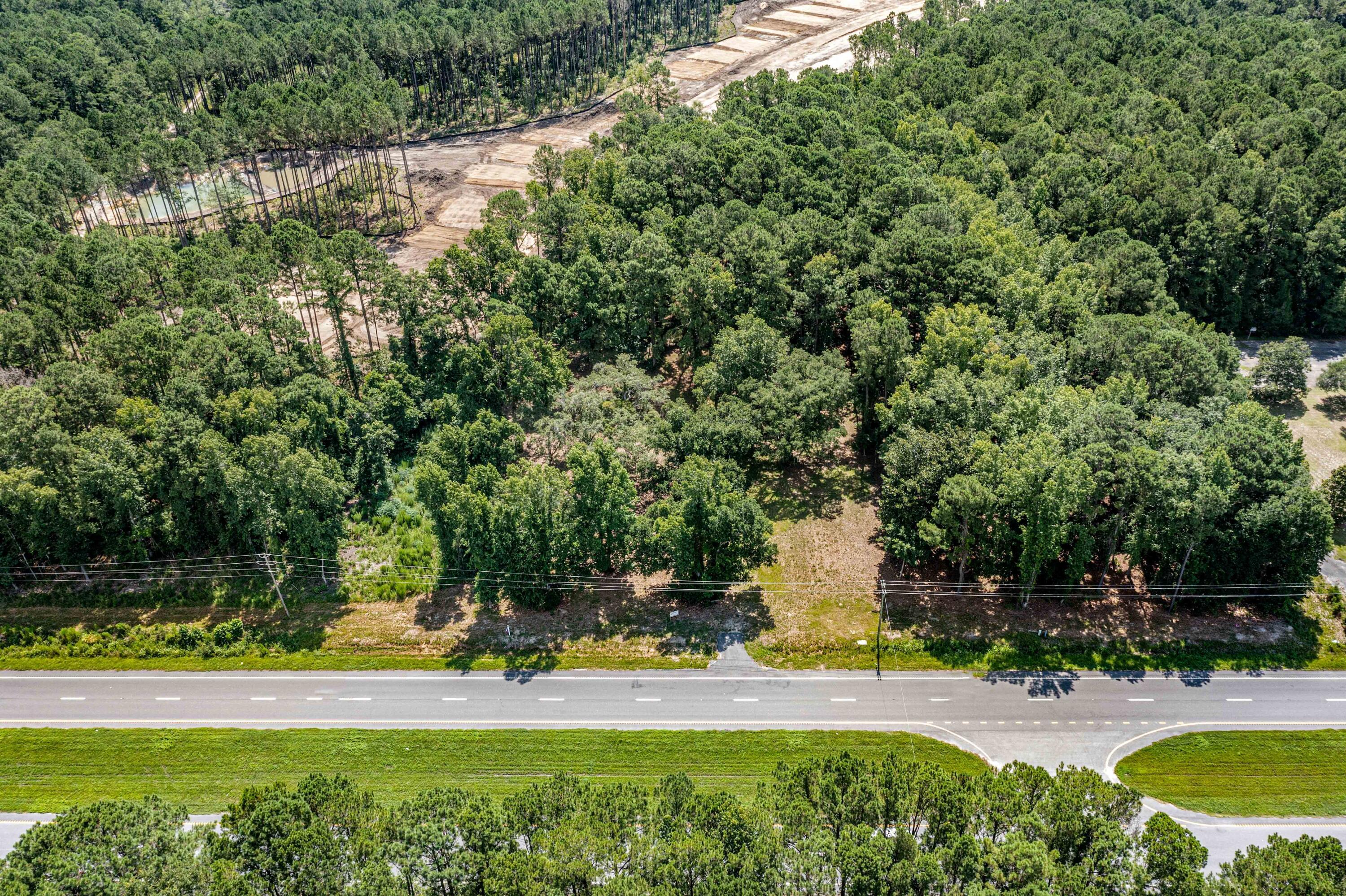 Image 4: Ideal location!