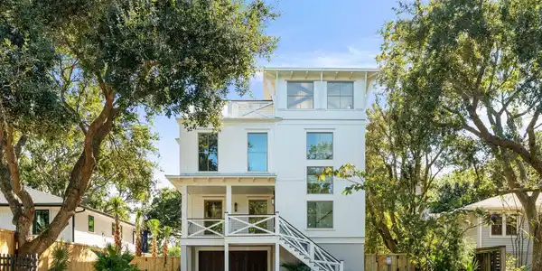814 Palm Boulevard