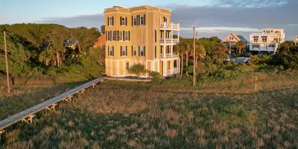 Image 2: TB Media_Twilight_4
