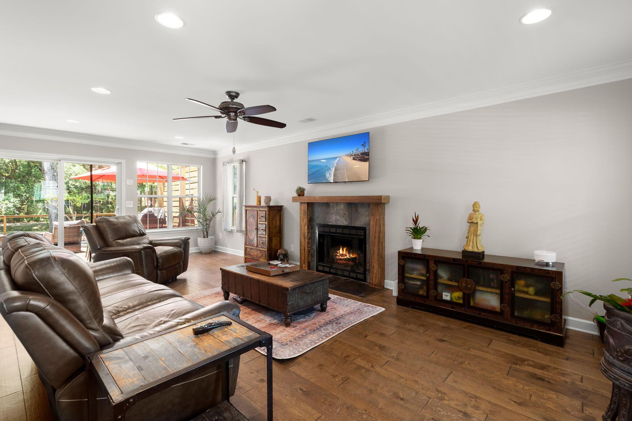 Image 4: Family Room
