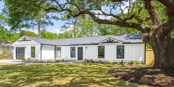 939 Lansing Drive