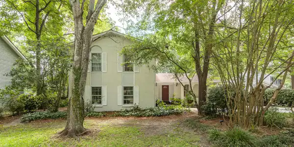 1055 Royalist Road