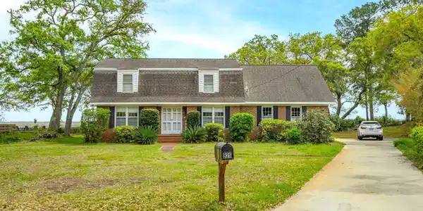 925 Preston Road