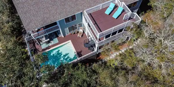 8 Fairway Oaks Lane