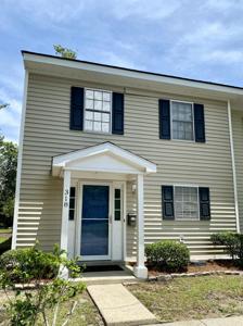 318 Lakeside Drive
