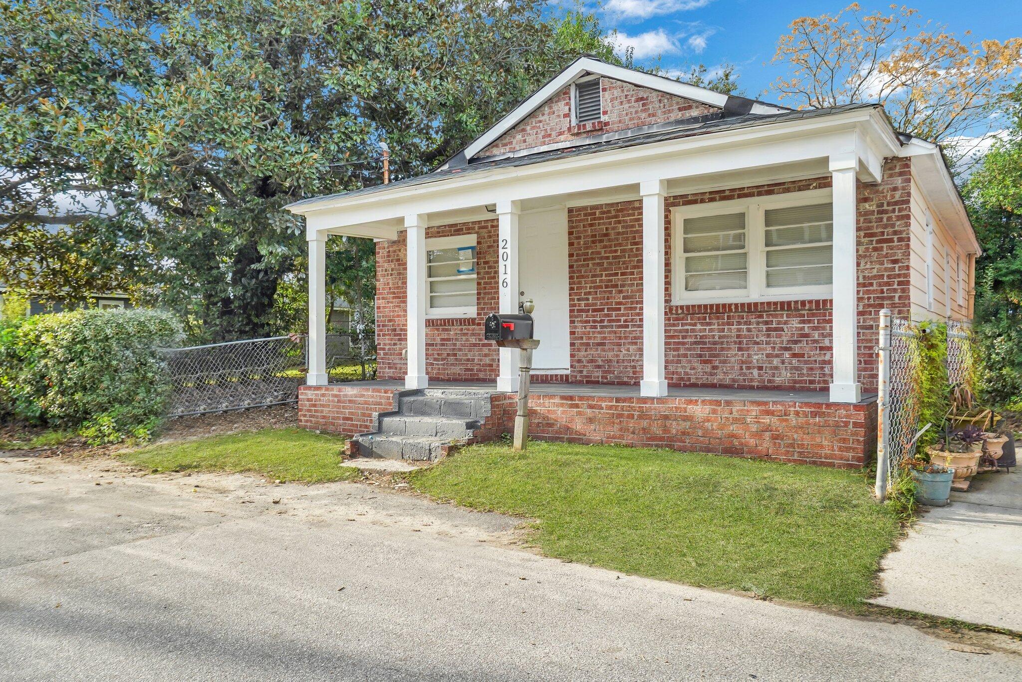 Image 1: 2016 Echo Ave.