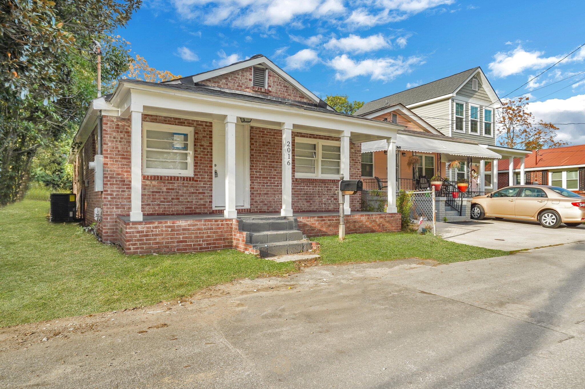 Image 3: 2016 Echo Ave.