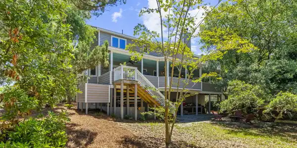 4 55th Avenue