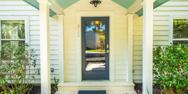 Image 4: 312CharlestonBlvd-KeenEyeMarketing-013