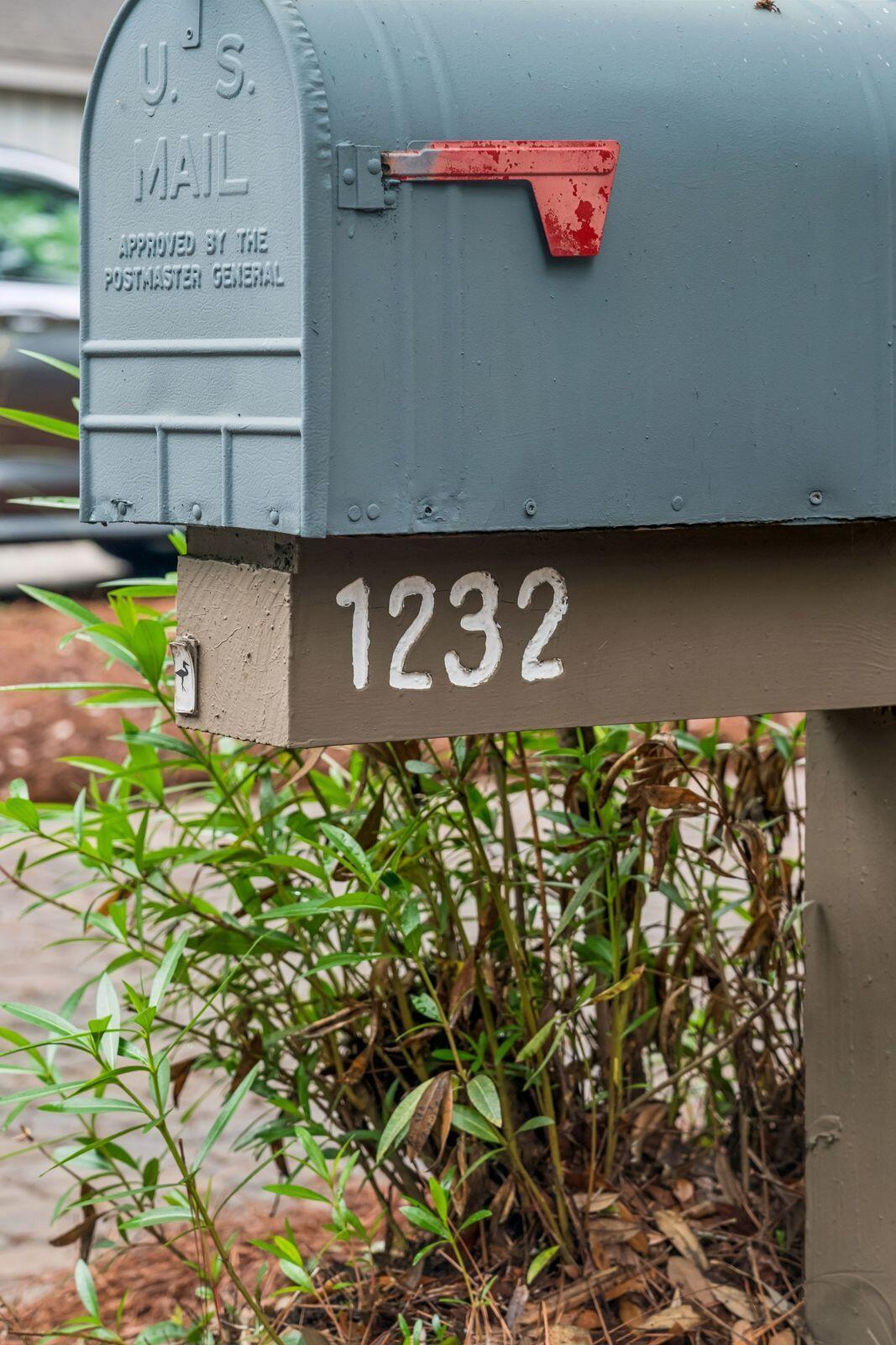 Image 2: Mailbox