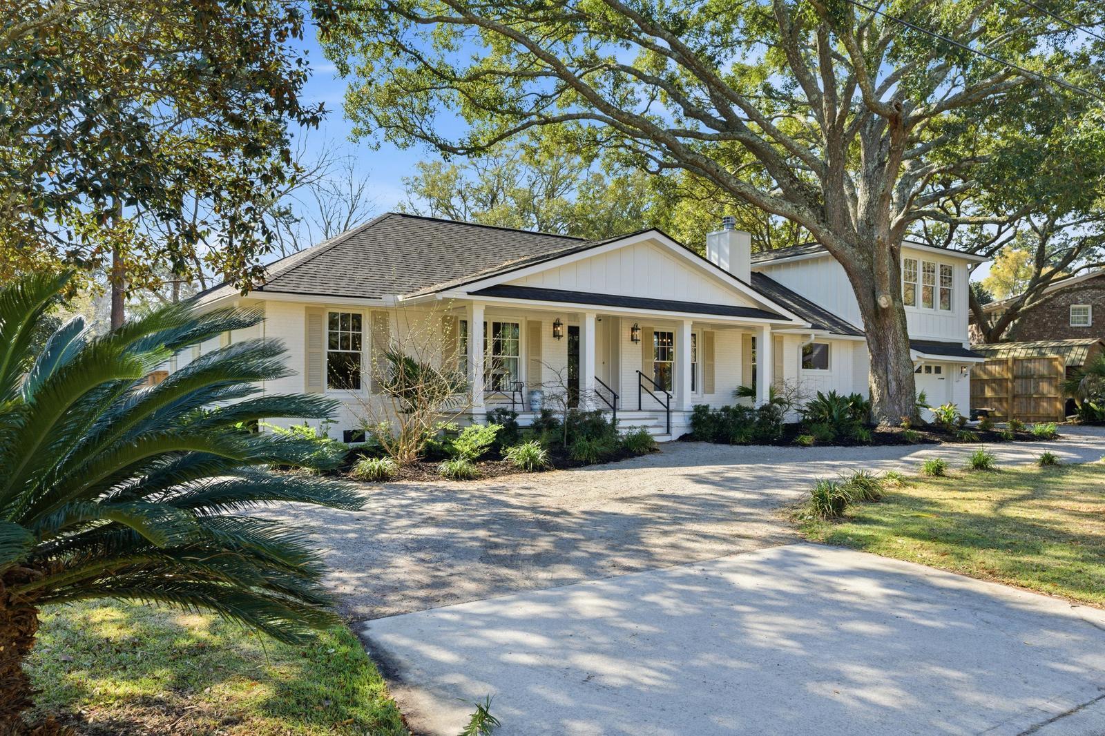 Image 3: Great front drive and mature trees