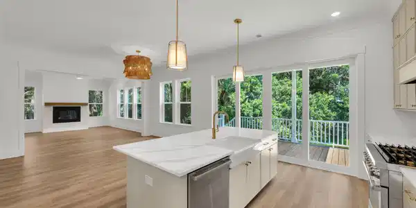 Image 4: Family, Dining, Kitchen