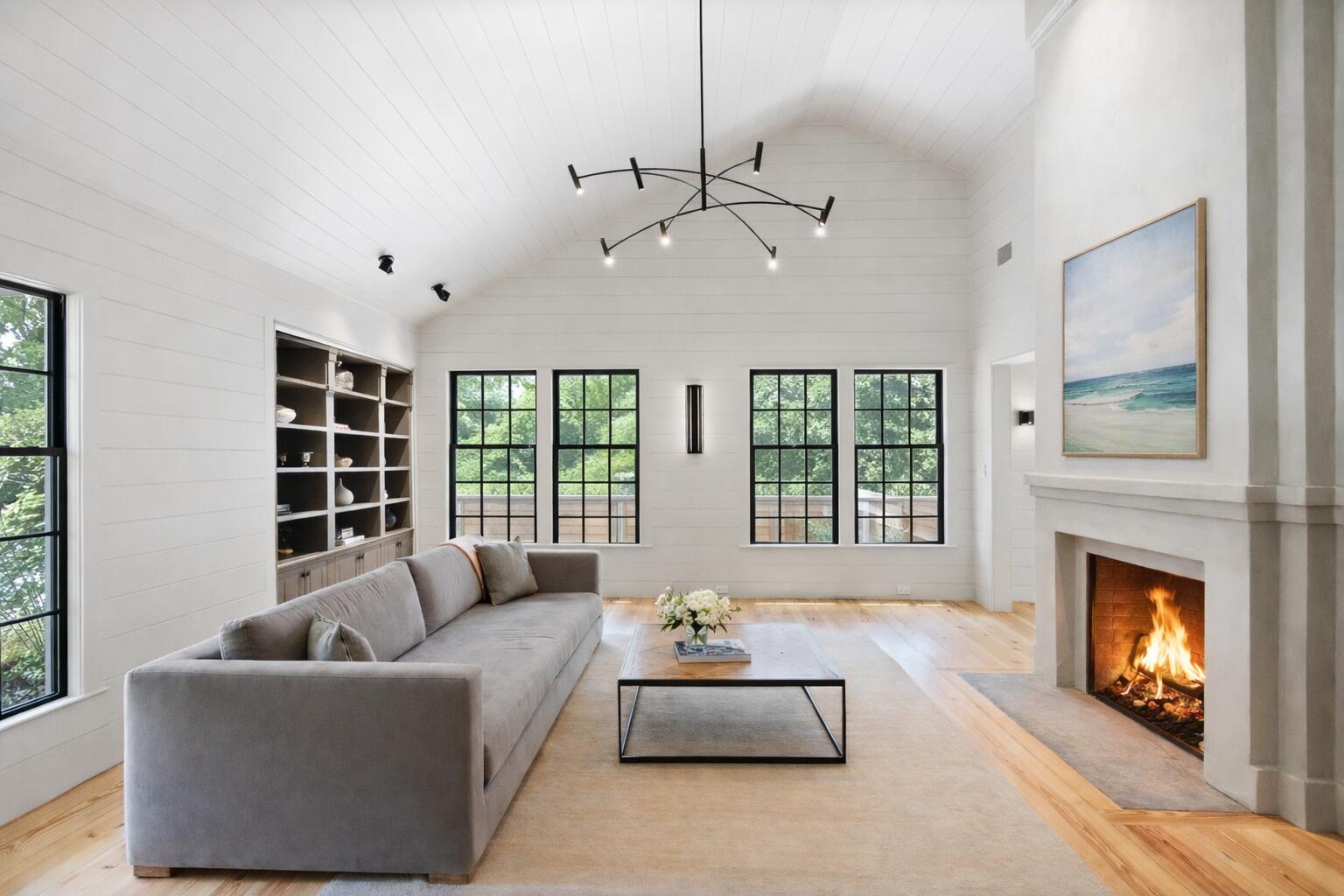Image 4: Living Room