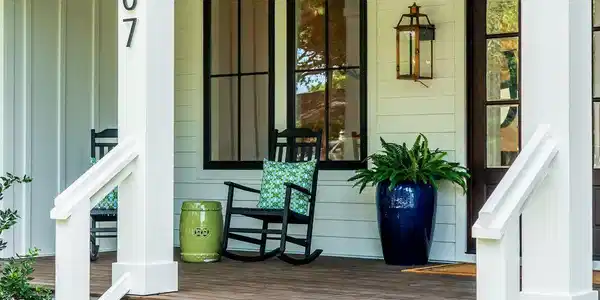 Image 4: Front Entry Porch