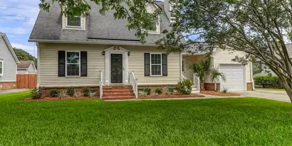 1105 Mainland Court