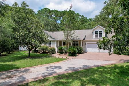 1102 Holloway Court